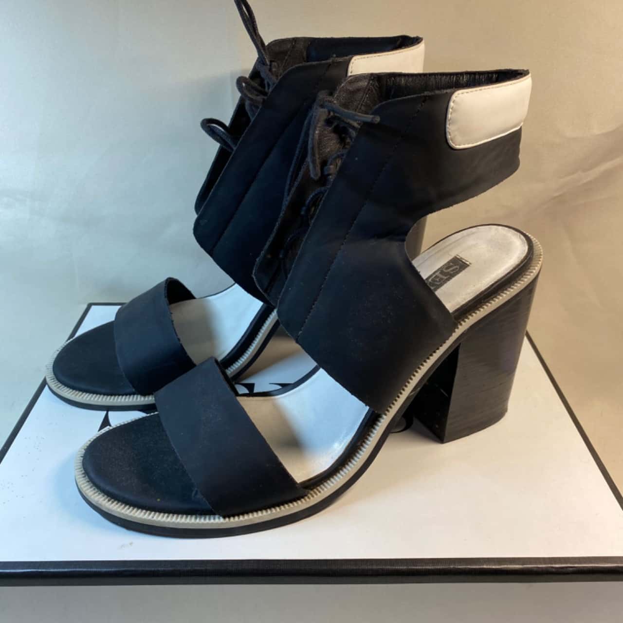 senso white heels