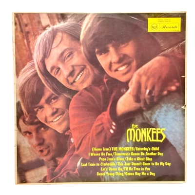 The Monkees ‎– The Monkees Vinyl LP Album, Reissue, Stereo, Gold labels - Needs A Good Clean, Lots Of Finger Marks & Some Light Scratching. Cover Is Very Worn-See pics