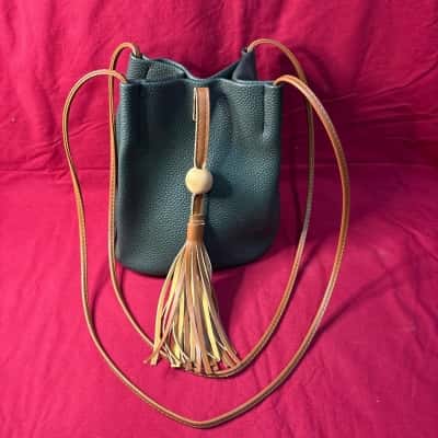  Women's Green Leather Bucket Bag with Brown Tassel and Straps