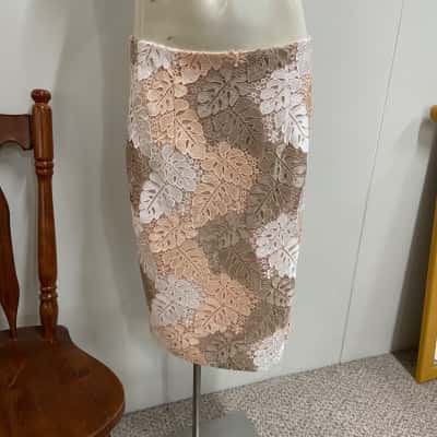 Calvin Klein Blush Floral Lace Pencil Skirt  Size 10 Blush Pink  