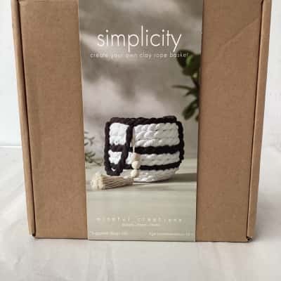NEW - Simplicity Create your own clay & Rope Basket kit 