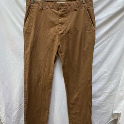 Calvin Klein Mens  Size 32 Chinos Brown 