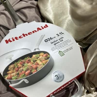 KitchenAid 26cm-3.1l skillet with glass