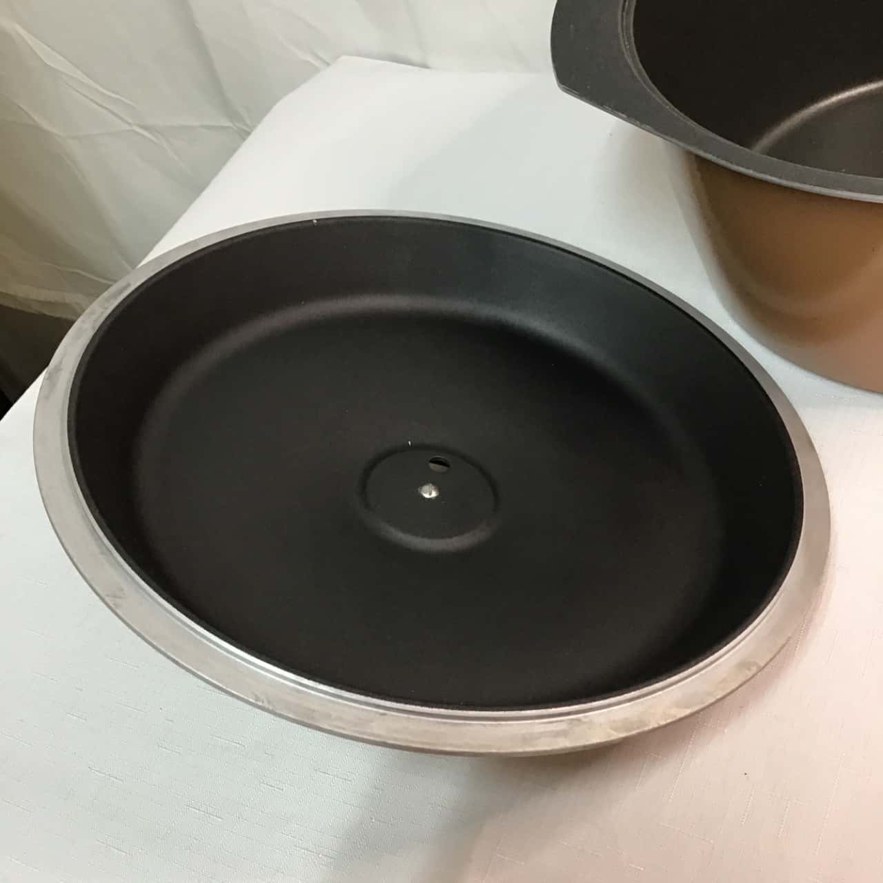 Bessemer 8Ltr Pot with Lid(s) - Used Very Good | Salvos Stores