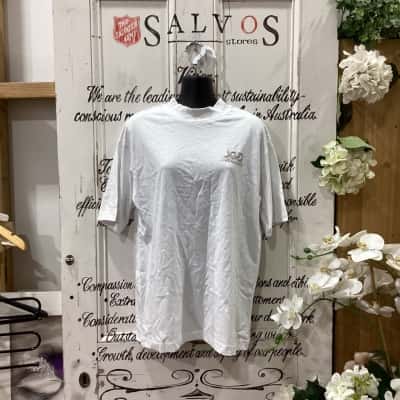 JAGGAD BRAND! Womens  Size XS T-shirts White! THE PERFECT WHITE TEE! HAS A SMALL LOGO ON THE FRONT! PERFECT FOR ANY WARDROBE! BNWT! MADE WITH 100% COTTON!
