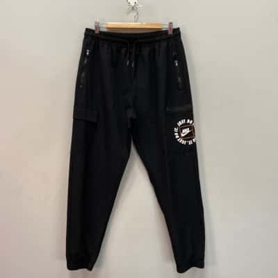 Nike Mens  Size M/L Lightweight Track Pants Black  