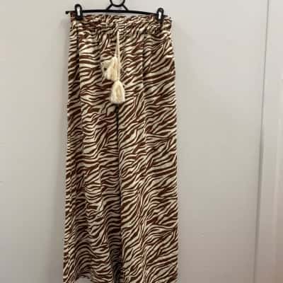 Kivari Womens  Size 10 Wide Leg Pants Animal print / Beige / Cream 