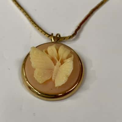  Tifari Vintage Womens Necklace & 3D Pendant Gold Tone/ Pearl / Pink  