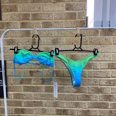 White Fox Womens ocean ombré bikini set Size M 