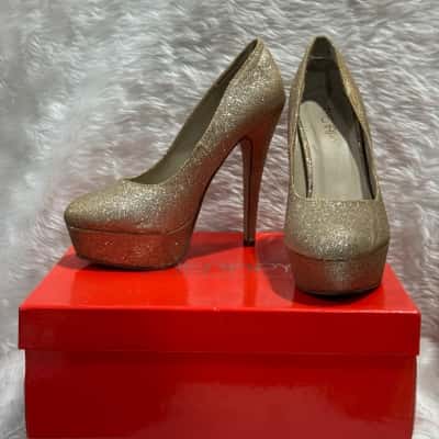 Therapy Luxury Gold Glitter Heels Size 6