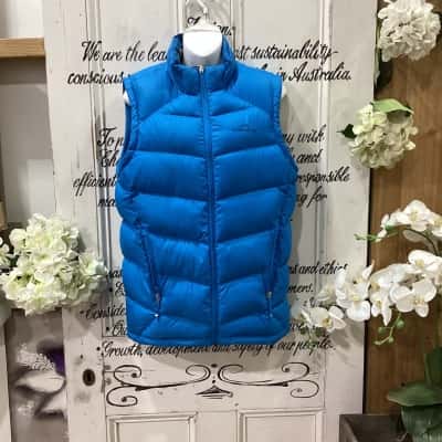KATHMANDU BRAND! Women's  Size XS Blue Puffer Vest! PERFECT FOR THOSE COLD DAYS! DUCKDOWN FILL! 