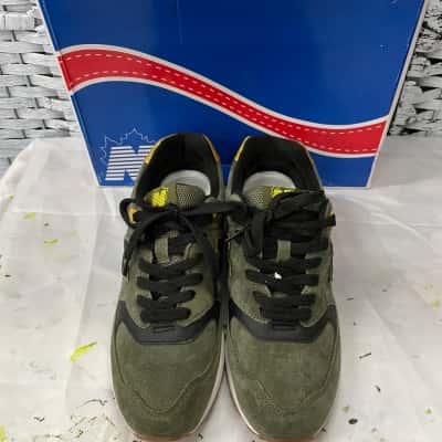 New Balance Unisex  Size 8.5 Trainers Khaki 