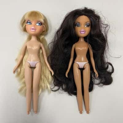 MGA - 2001 Bratz Cloe doll x 1 (35210ELE) plus Bratz Yasmin Doll x 1 (51210ELE)
