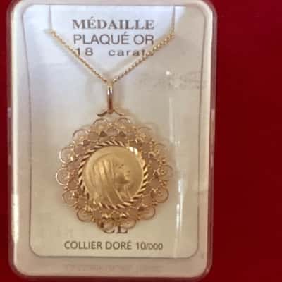  Women's Gold Plated French Style Medallion Necklace featuring a Portrait of Virgin Mary 