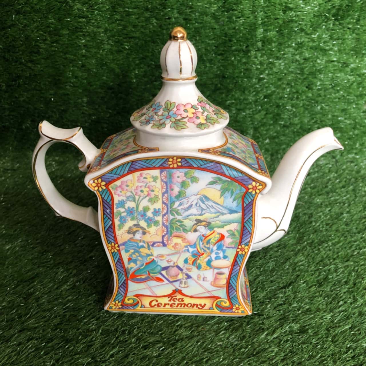 Sadler “Tea Ceremony” Tea Pot From The World of Tea Collection (Made in