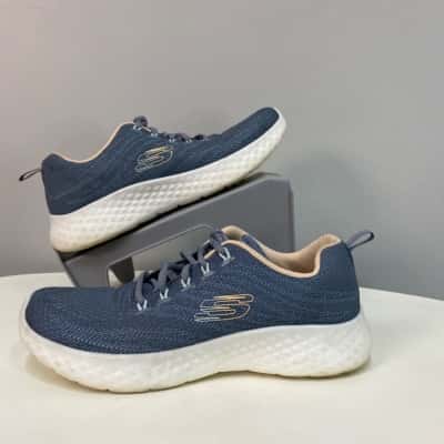 Skechers Womens  Size 7 / 7.5 Sneakers Blue 