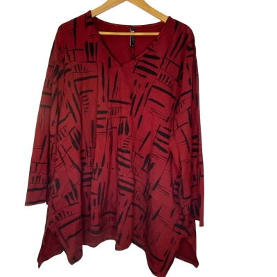 Taking Shape Womens  Size 24 Long Sleeve Top Black  / Pattern / Red 