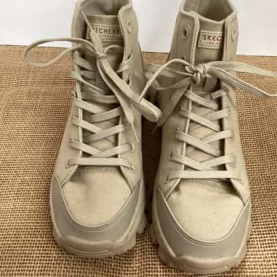 Skechers Womens  Size 9.5 Boots Beige 