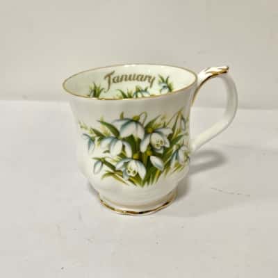 Royal Albert January Snowdrops Bone China Mug – Flower of the Month with Box