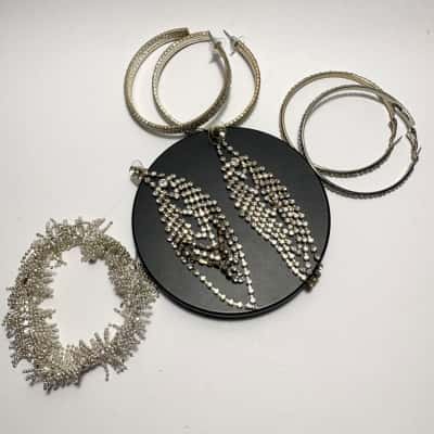  Dazzle Retro Set of 4 Earrings & Bracelet 
