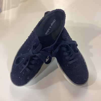 Django & Juliette  Womens  Size 39 Sneakers Navy Blue 