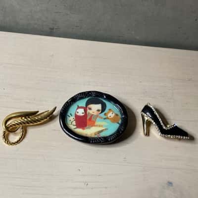 Gold 3x Brooch Bundle 