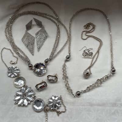 Stunning Sparkly Assorted Women’s Costume Jewellery Combo