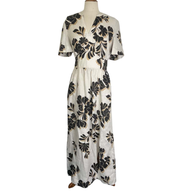Saba Womens  Size 6 Black  / White 