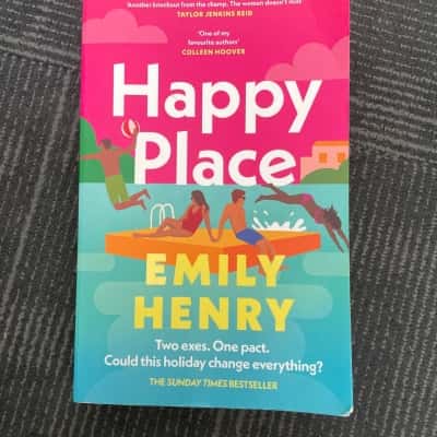 Happy Place, Emily Henry 