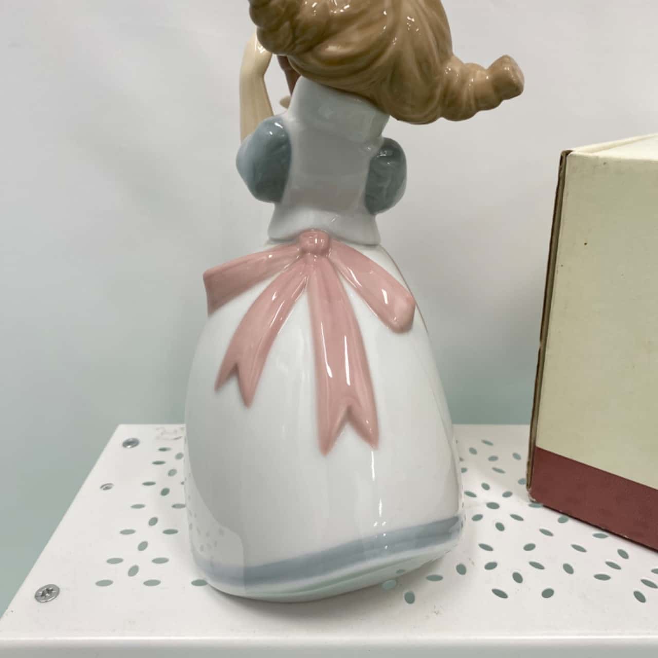 NAO Hand Made Porcelain Valencia Spain Diasa 2005 (s)