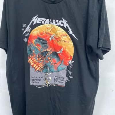 Metallica Mens  Size L Black t shirt 