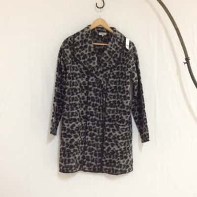  Womens Bella Size S Winter Coat Animal print / Black  / Grey 