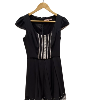 Review Womens  Size 6 Black Dress