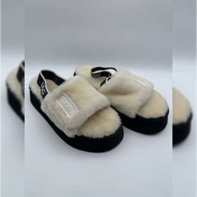UGG Poppy Slides  Size Ladies 10 /  Men 8 