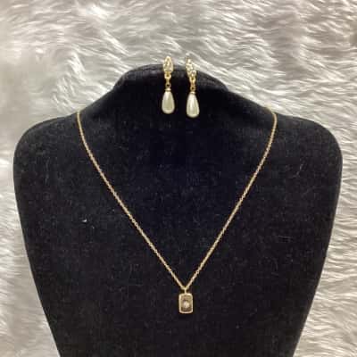 Lovisa Womens Gold Tone Necklace & Faux Pearl Earrings 