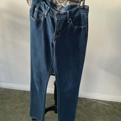 Levis Womens  Size 26 Slim Fit Jeans Navy Blue 