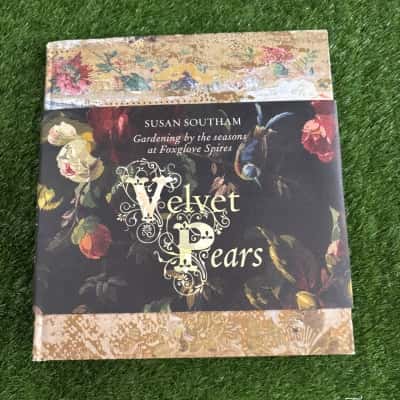 Velvet Pears: Gardening by the Seasons at Foxglove Spires