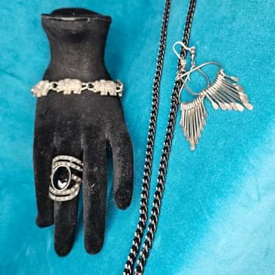  Womens costume jewellery Black  / Other 