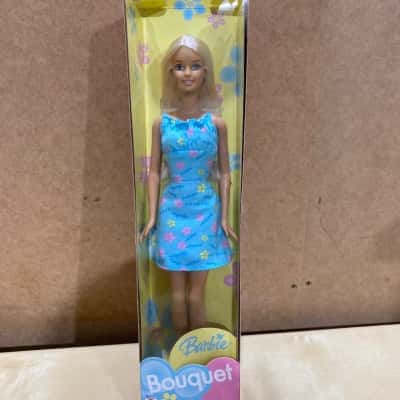 Vintage Bouquet Barbie 2003 