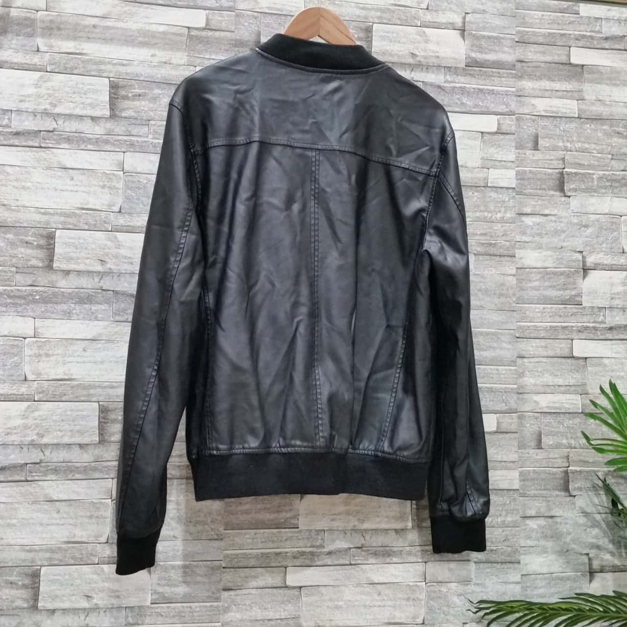 Yd. Mens Size 40 / L Bomber Black Jacket