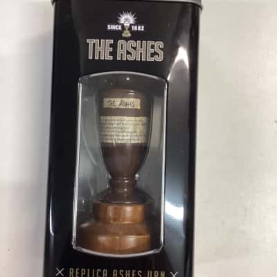 Replica ashes urn