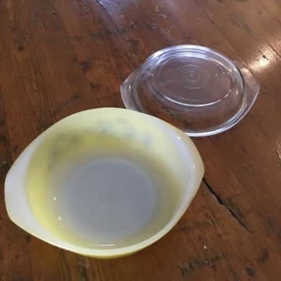 Agee yellow pyrex dish