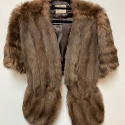 Hodders fur shrug