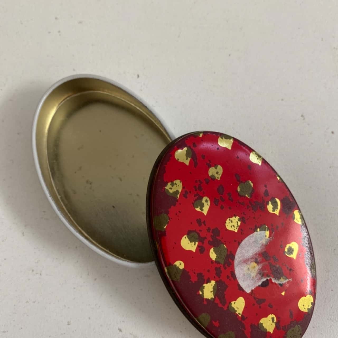Red Tin Patterns Small red patterned tin