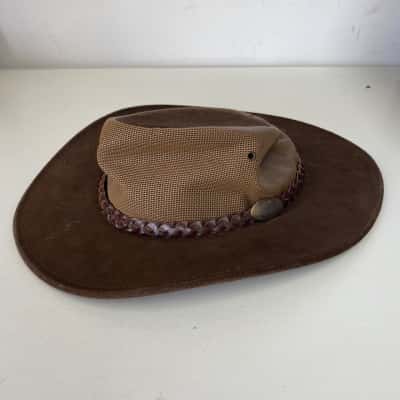 Jacaru Handcrafted In Australia Hat  Size M 