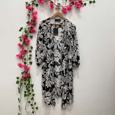 Decjuba Womens Kimono One Size Black  / Floral / White 