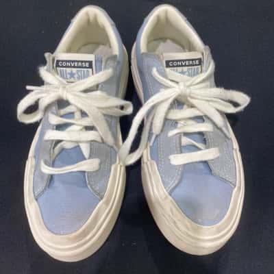 Converse Women's  Size 7.5 chuck Taylor All star cruise Sneakers in light blue canvas 