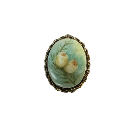Vintage Brooch with Floral Design Approx 3.5 x 4.5cm