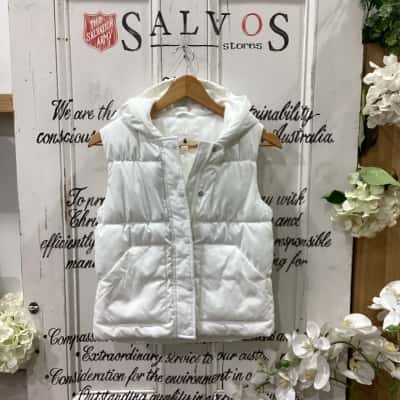 Country Road Brand! NWOT! SLEEVELESS HOODED PUFFER VEST! FRONT ZIPPER/SNAP BUTTONS! Kids  Size 6 / 7 Jackets White 