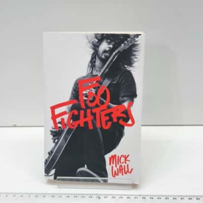 Foo Fighters Biography Book Mick Wall Dave Grohl Rock Music History